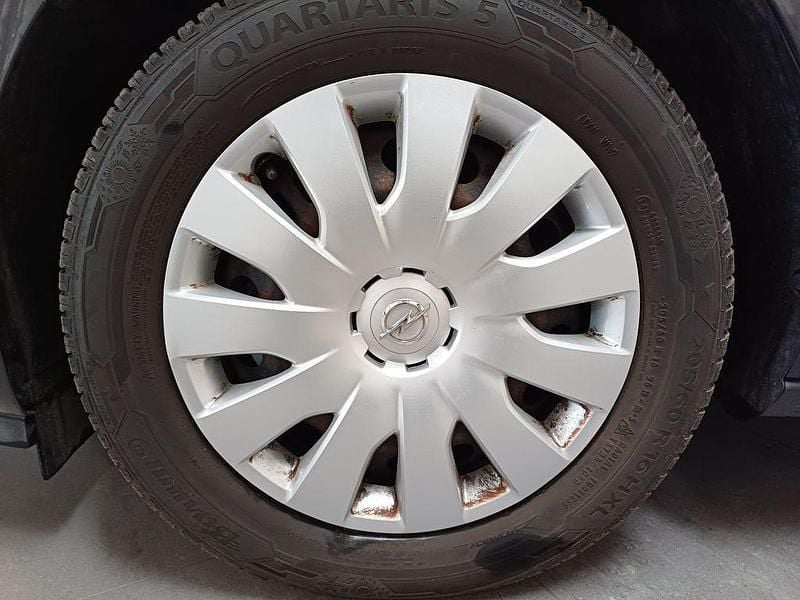 Gebraucht Opel Astra Edition 120 PS (88 kW) 2014 Grau Kombi