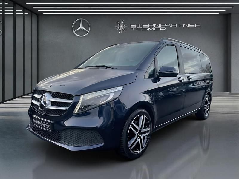 Blau Gebraucht 2021 Mercedes V220 Edition Van / Kleinbus | 43.987 € (Fairer Preis) - Bild 1/3