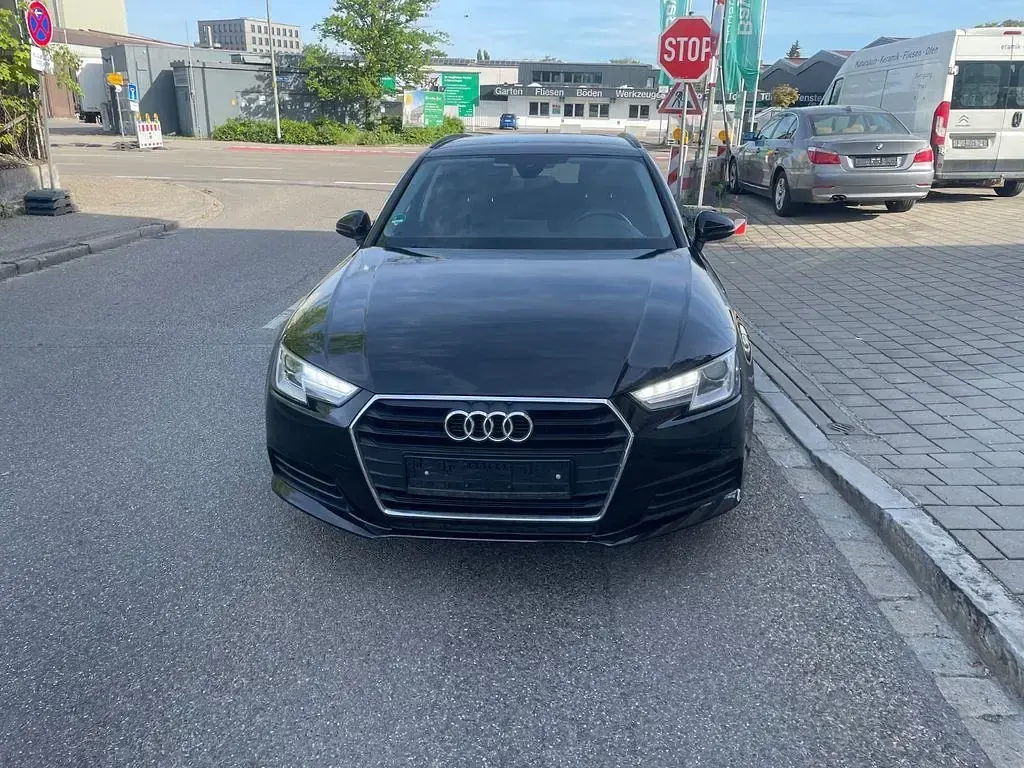 Używany Audi A4 150 KM (110 kW) 2017 Czarny Sedan/Limuzyna