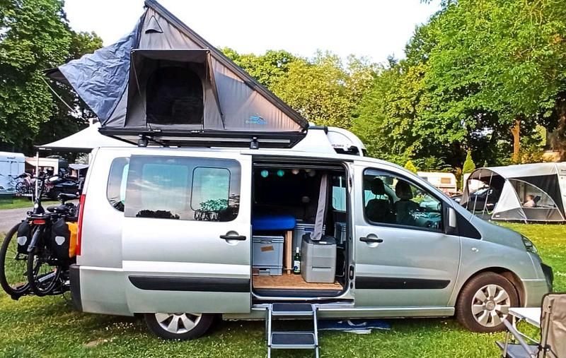 Second-hand Citroën Jumpy 120 CP (88 kW) 2010 Argintiu Monovolum