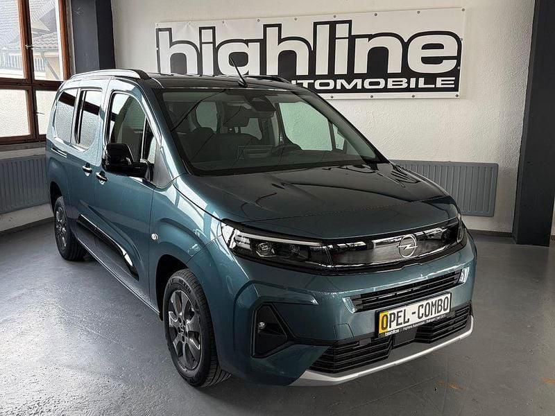 Neu Opel Combo Life Elegance 131 PS (96 kW) 2026 Kiama blau met. Van / Kleinbus
