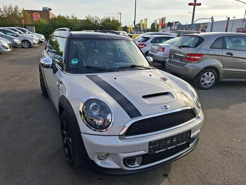 Silber Gebraucht 2012 Mini Cooper SD Clubman Kombi | 5.599 € (Guter Preis) - Bild 1/4