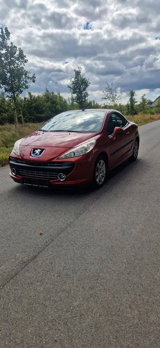 Gebraucht Peugeot 207 CC 120 PS (88 kW) 2007 Rot Cabrio