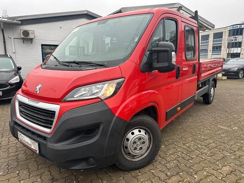 Rot Gebraucht 2018 Peugeot Boxer Van | 14.949 € (Etwas zu teuer) - Bild 1/4
