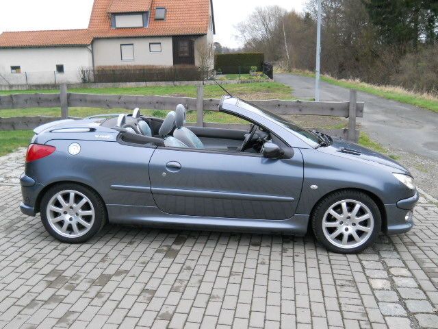 Gebraucht Peugeot 206 CC 109 PS (80 kW) 2006 Grau metallic Cabrio