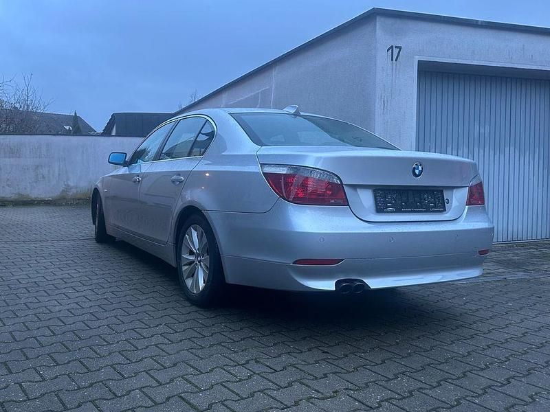 Gebraucht BMW 520 170 PS (125 kW) 2004 Silber Limousine
