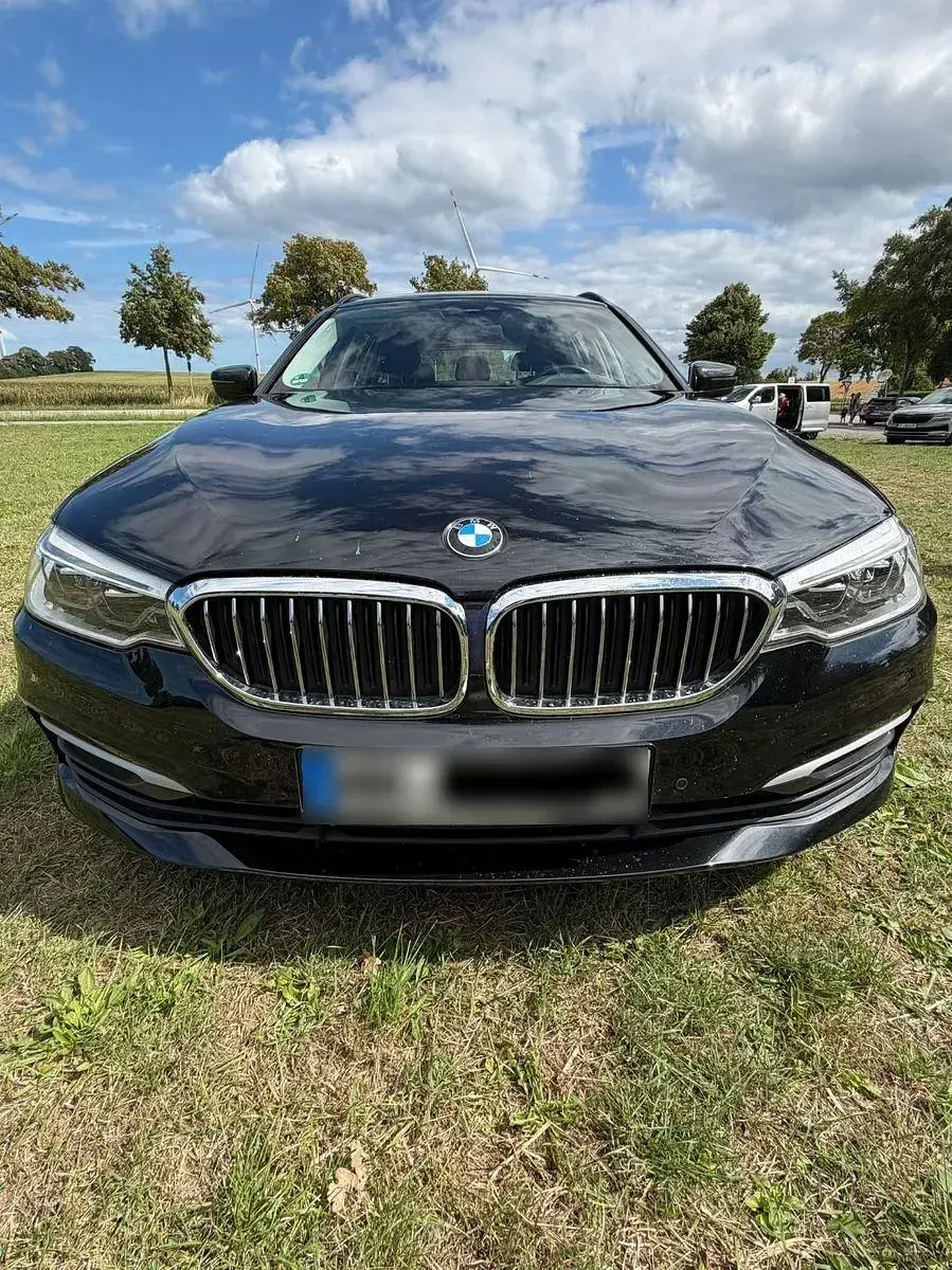 Gebraucht BMW 520 190 PS (139 kW) 2018 Schwarz Kombi