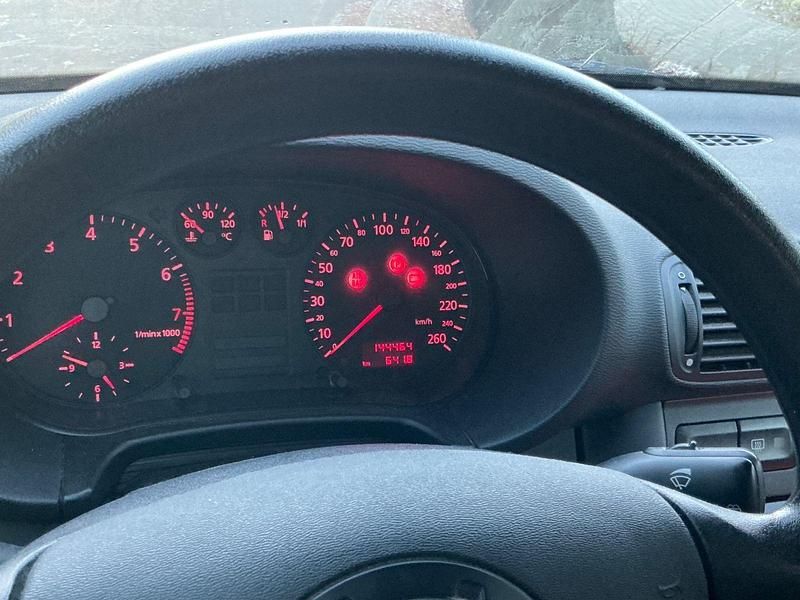 Gebraucht Audi A3 Ambiente 101 PS (74 kW) 1998 Blau Kleinwagen