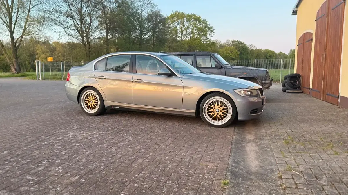 Käytetty BMW 330 272 HP (200 kW) 2006 Andere farben Sedan