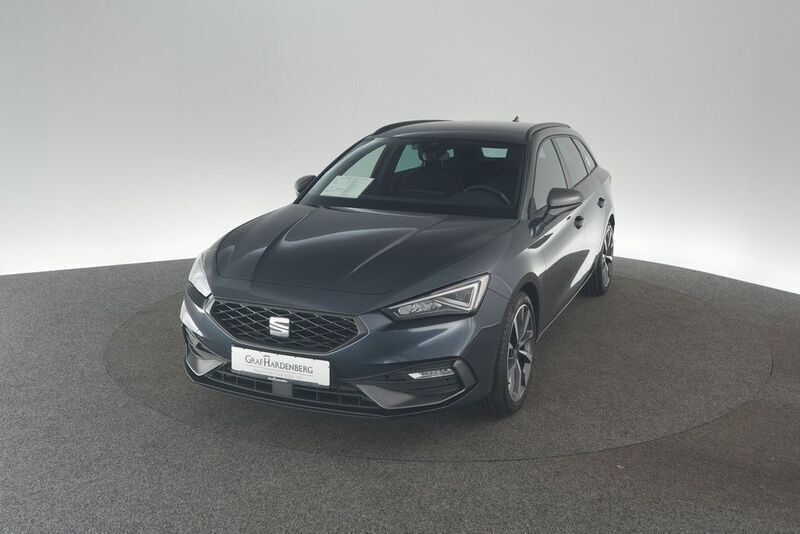 Grau Gebraucht 2021 Seat Leon FR Limousine | 19.910 € (Fairer Preis) - Bild 1/4
