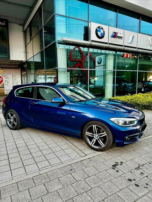Blau Gebraucht 2016 BMW 118 Coupé Sport Line Coupé | 10.200 € - Bild 1/4