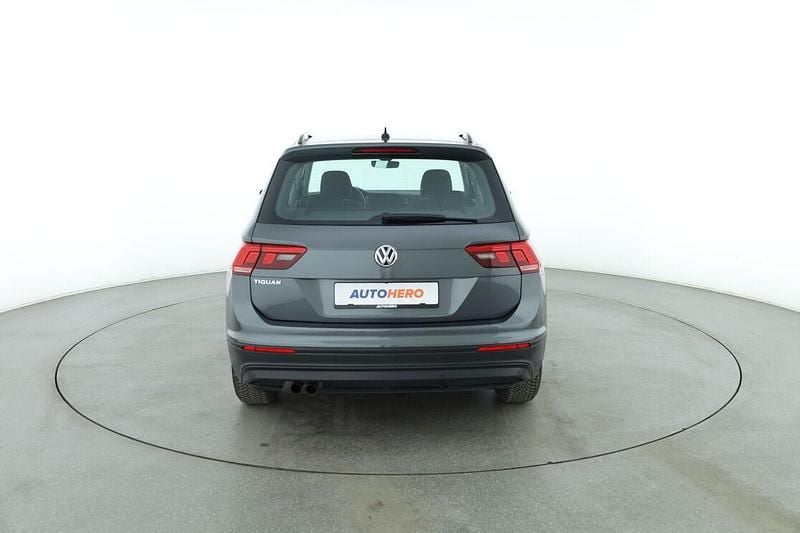 Gebraucht VW Tiguan Trendline 150 PS (110 kW) 2020 Grau SUV