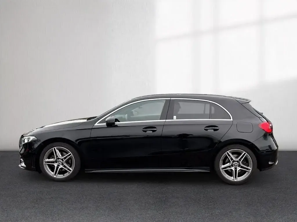 Gebraucht Mercedes A200 AMG line 163 PS (119 kW) 2019 Unilack (schwarz Limousine
