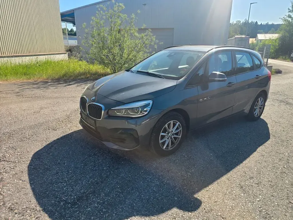 Gebraucht BMW 218 Active Tourer Advantage 140 PS (102 kW) 2018 Grau Van / Kleinbus