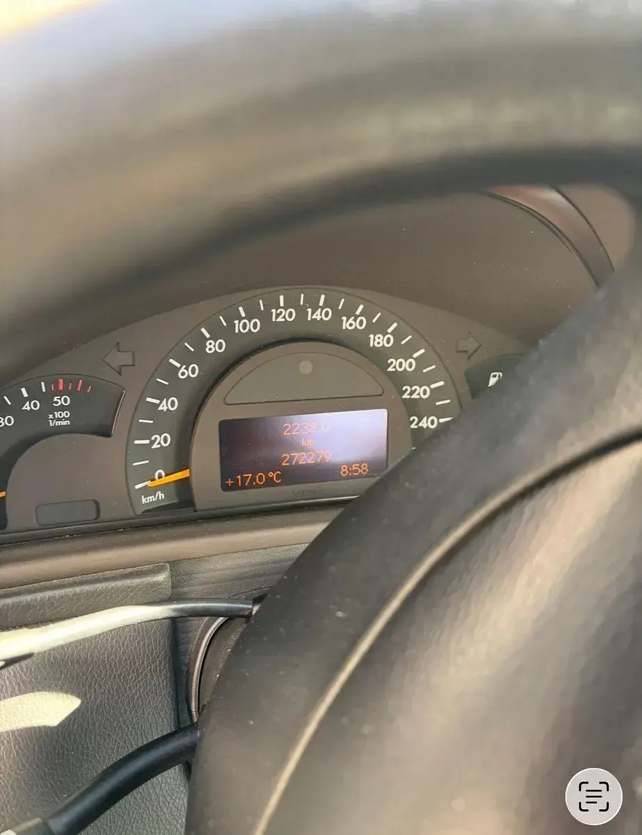 Gebraucht Mercedes C220 143 PS (105 kW) 2001 Grau Limousine