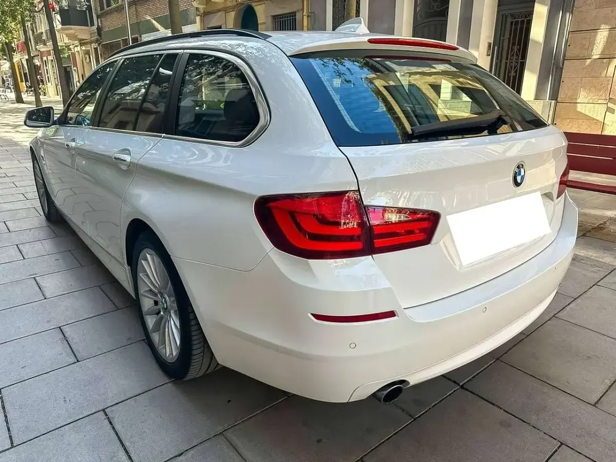 Gebraucht BMW 535 Sport Line 313 PS (230 kW) 2012 Weiß Kombi