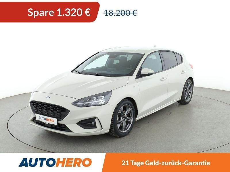 Weiß Gebraucht 2021 Ford Focus ST-Line Limousine | 16.880 € (Teuer) - Bild 1/3