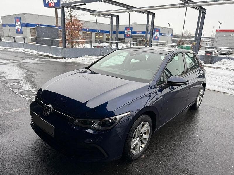 Blau Gebraucht 2023 VW Golf Limousine | 25.490 € (Fairer Preis) - Bild 1/4