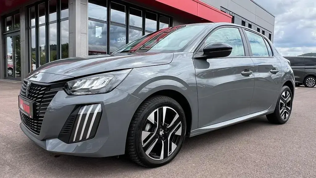 Gebraucht Peugeot 208 Active 101 PS (74 kW) 2024 Grau Kleinwagen