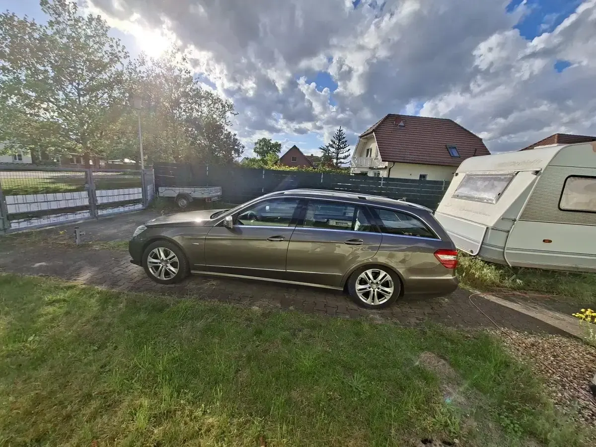 Używany Mercedes E350 265 KM (194 kW) 2011 Andere farben Kombi