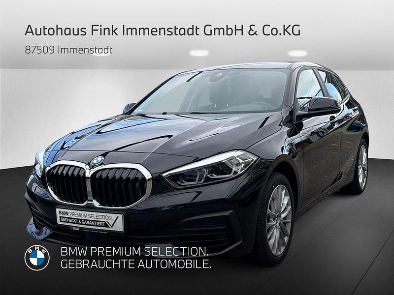 Saphirschwarz Gebraucht 2022 BMW 116 Advantage Kleinwagen | 22.790 € (Fairer Preis) - Bild 1/4