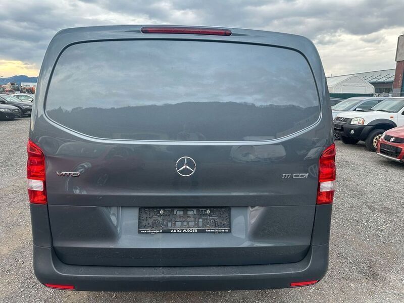 Gebraucht Mercedes Vito 114 PS (83 kW) 2018 Grau Van