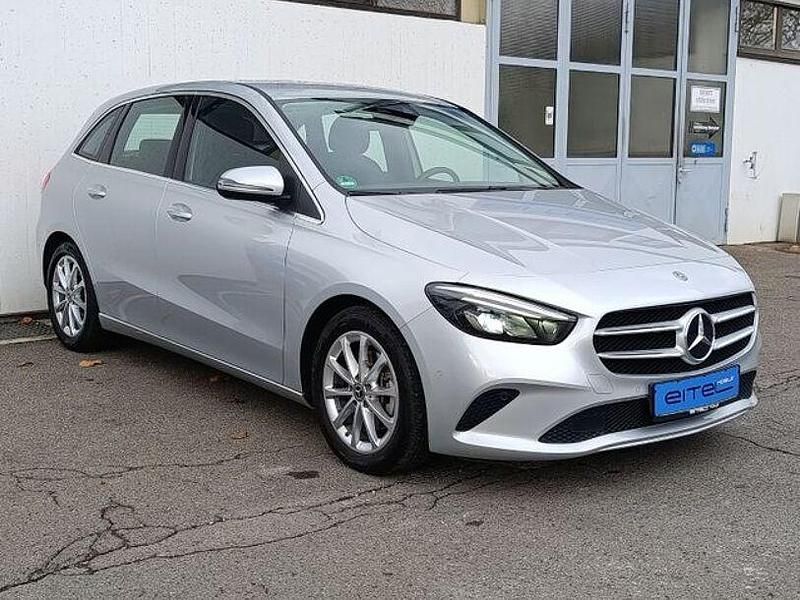 Gebraucht Mercedes B200 Progressive 163 PS (119 kW) 2020 Iridiumsilber Van / Kleinbus