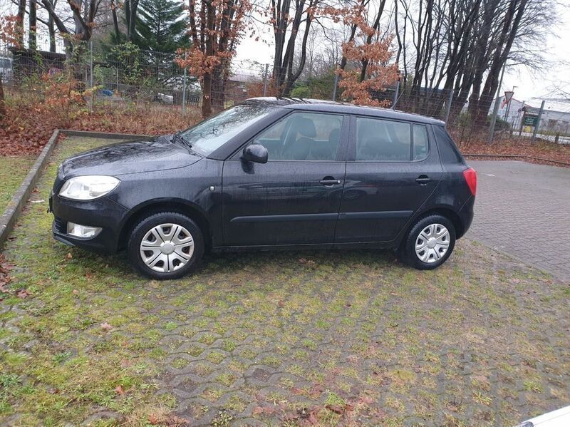 Schwarz Gebraucht 2012 Skoda Fabia Kleinwagen | 4.800 € (Fairer Preis) - Bild 1/4