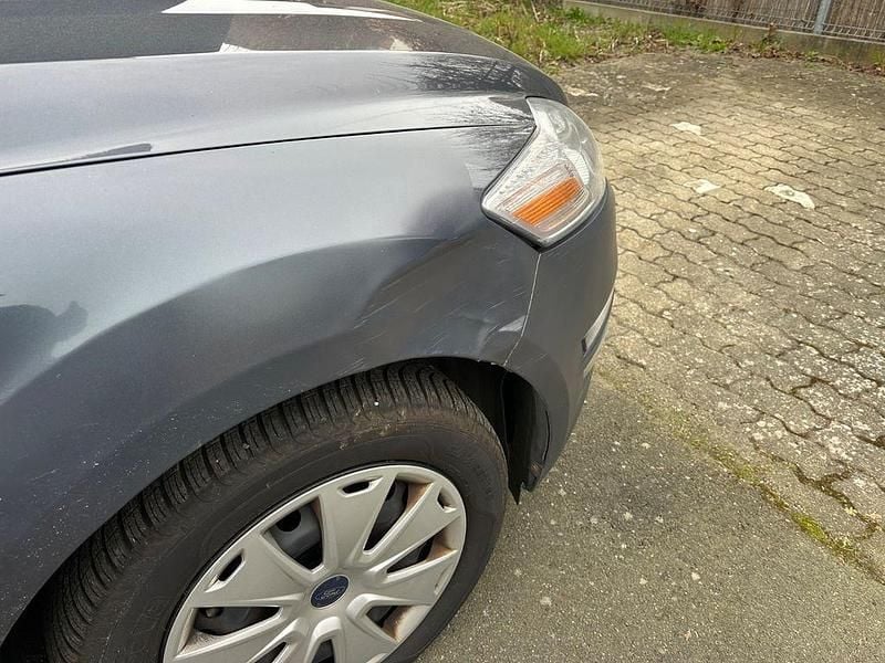 Gebraucht Ford Mondeo 145 PS (106 kW) 2011 Grau Limousine