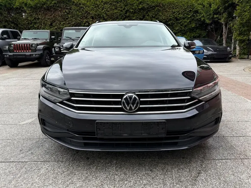 Gebraucht VW Passat 150 PS (110 kW) 2022 Schwarz Kombi