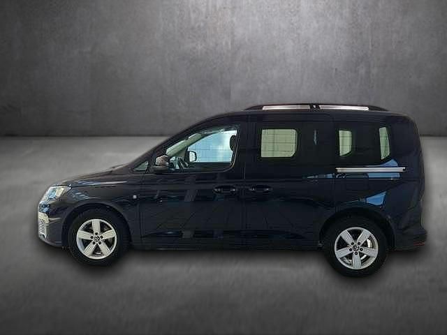 Gebraucht VW Caddy Basis 122 PS (89 kW) 2022 Schwarz Van / Kleinbus