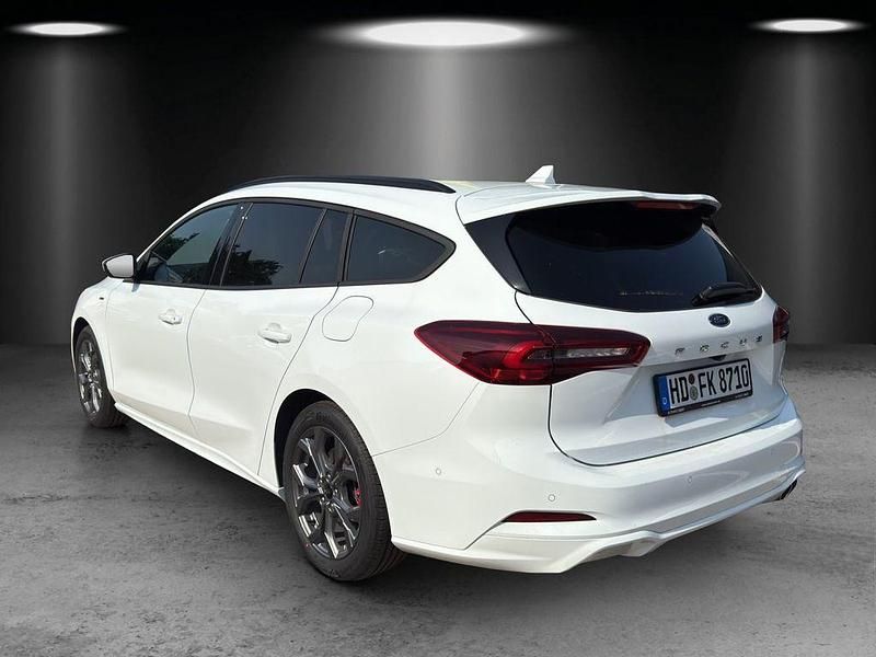 Gebraucht Ford Focus ST-Line 125 PS (91 kW) 2025 Frostweiß Kombi