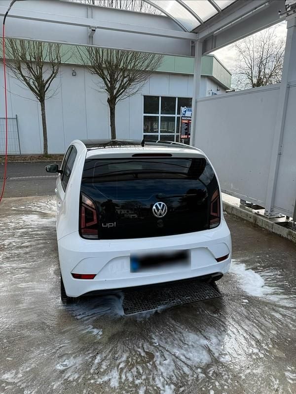 Second-hand VW up! 60 CP (44 kW) 2018 Alb Hatchback