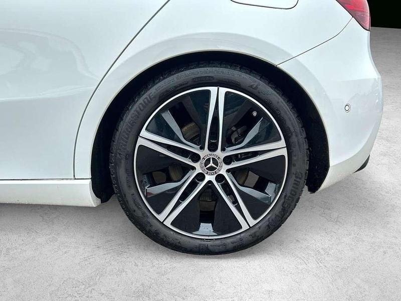 Gebraucht Mercedes A220 190 PS (139 kW) 2023 Unilack polarweiß Limousine
