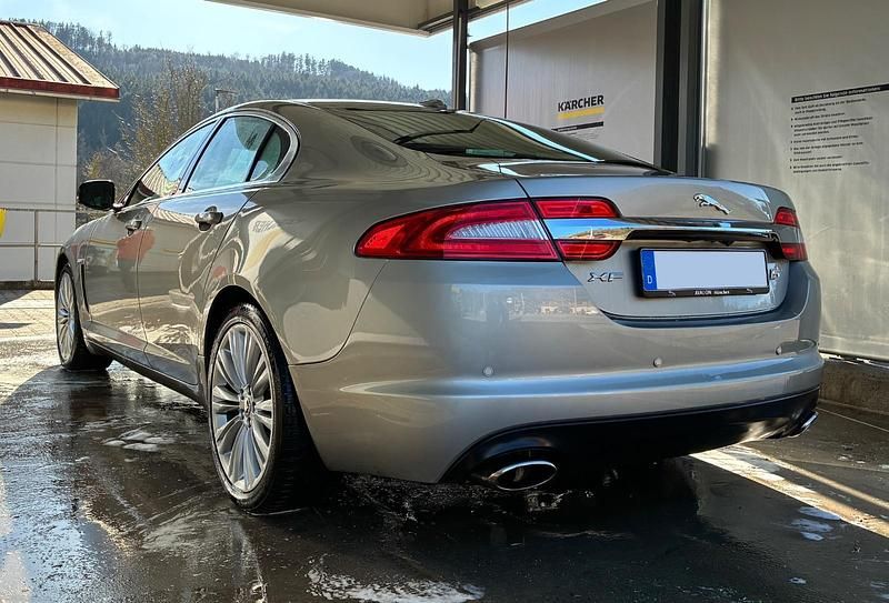 Gebraucht Jaguar XF 275 PS (202 kW) 2012 Andere farben Limousine