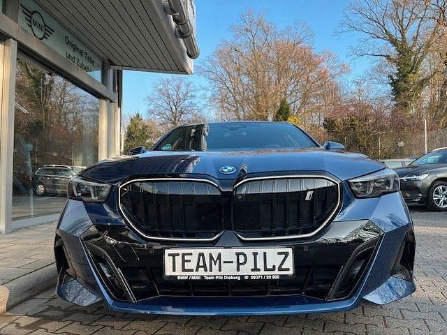 Gebraucht BMW i5 M Sport 250 kW (340 PS) 2024 Blau Kombi