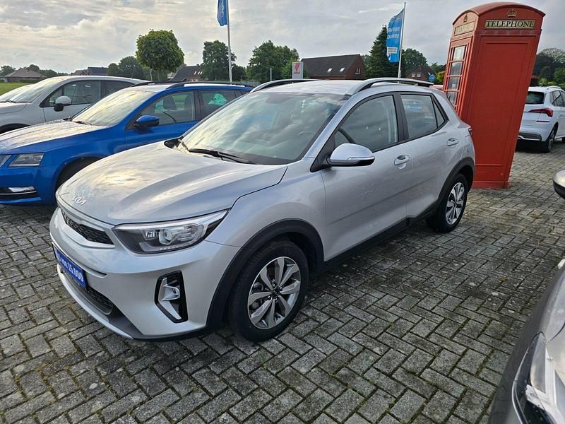 Silber Gebraucht 2023 Kia Stonic Vision SUV | 17.275 € (Guter Preis) - Bild 1/4
