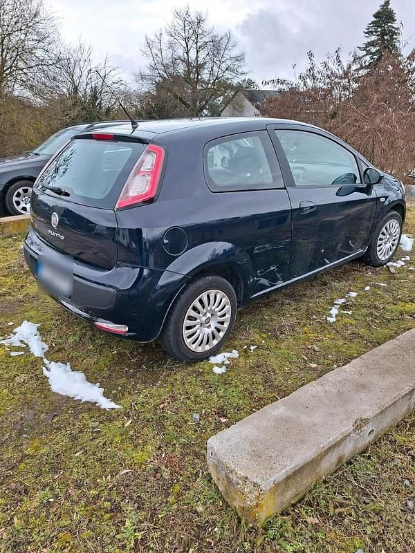 Gebraucht Fiat Punto 69 PS (50 kW) 2011 Blau Kleinwagen