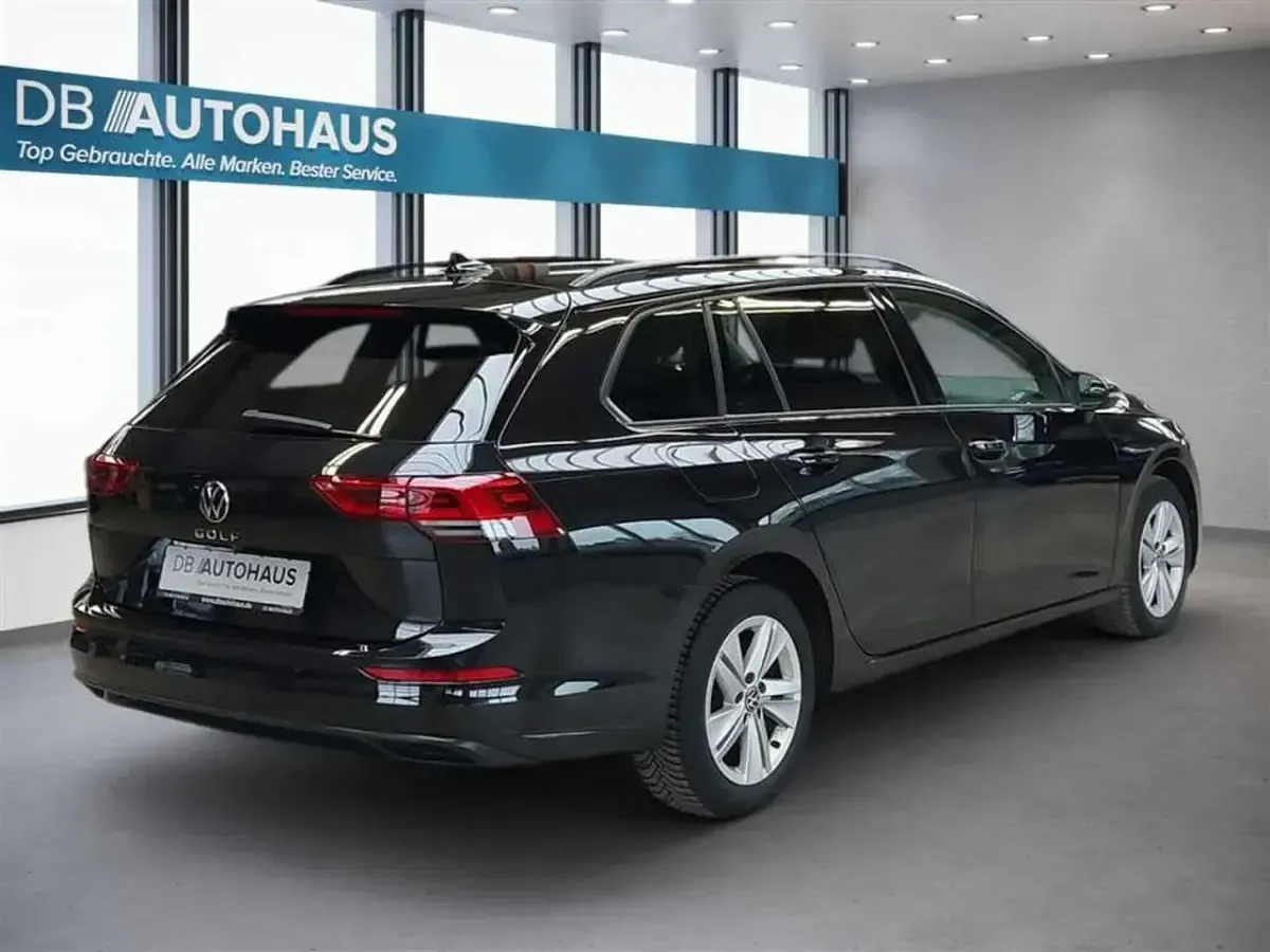 Gebraucht VW Golf VIII Life 116 PS (85 kW) 2022 Schwarz Kombi