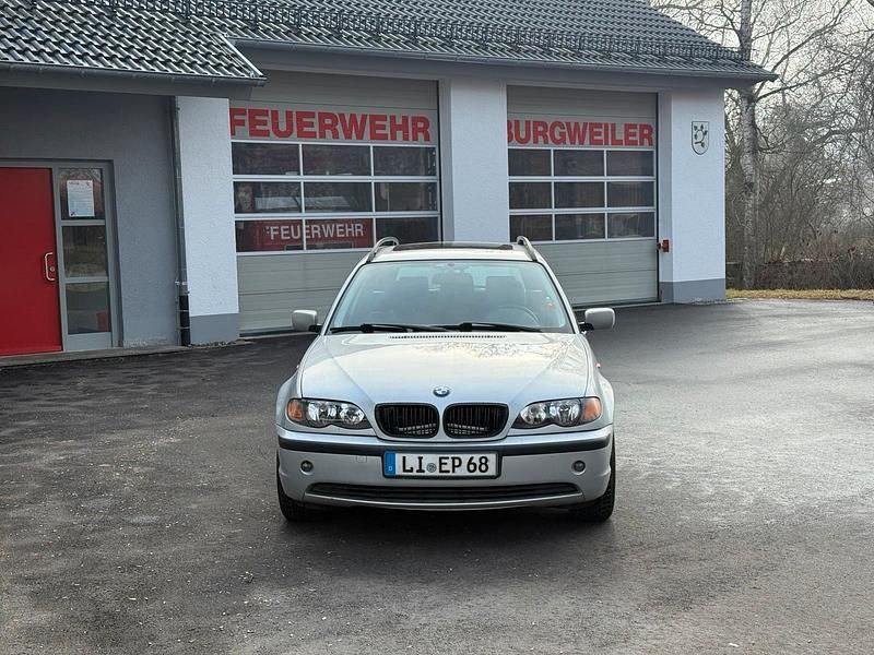 Gebraucht BMW 318 143 PS (105 kW) 2004 Silber Kombi