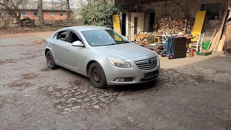 Gebraucht Vauxhall Insignia 140 PS (102 kW) 2010 Silber Limousine
