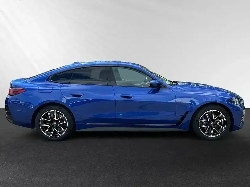 Gebraucht BMW i4 M Sport 294 kW (401 PS) 2025 Portimao blau metallic Limousine