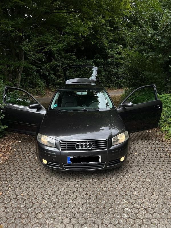 Grau Gebraucht 2004 Audi A3 Kleinwagen | 1.200 € (Guter Preis) - Bild 1/4
