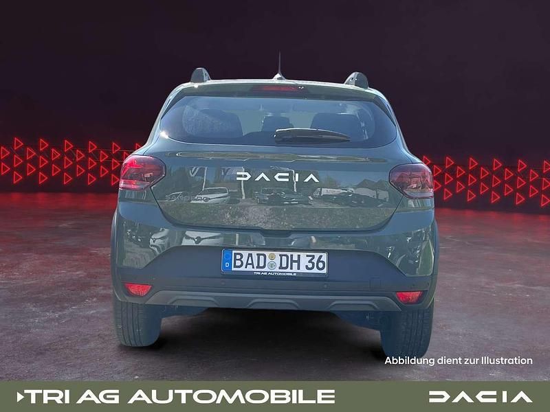 Gebraucht Dacia Sandero Expression 91 PS (66 kW) 2024 Safarigrüngrau Kleinwagen