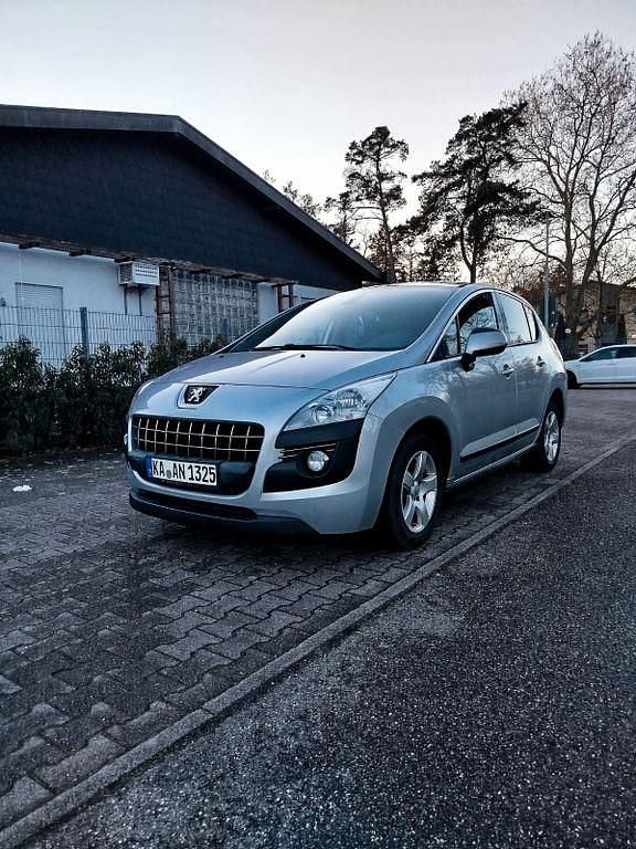 Gebraucht Peugeot 3008 Active 114 PS (83 kW) 2013 Silber Kombi