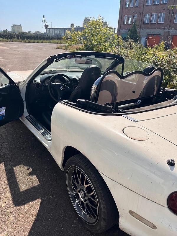Gebraucht Mazda MX5 139 PS (102 kW) 2001 Weiß Cabrio