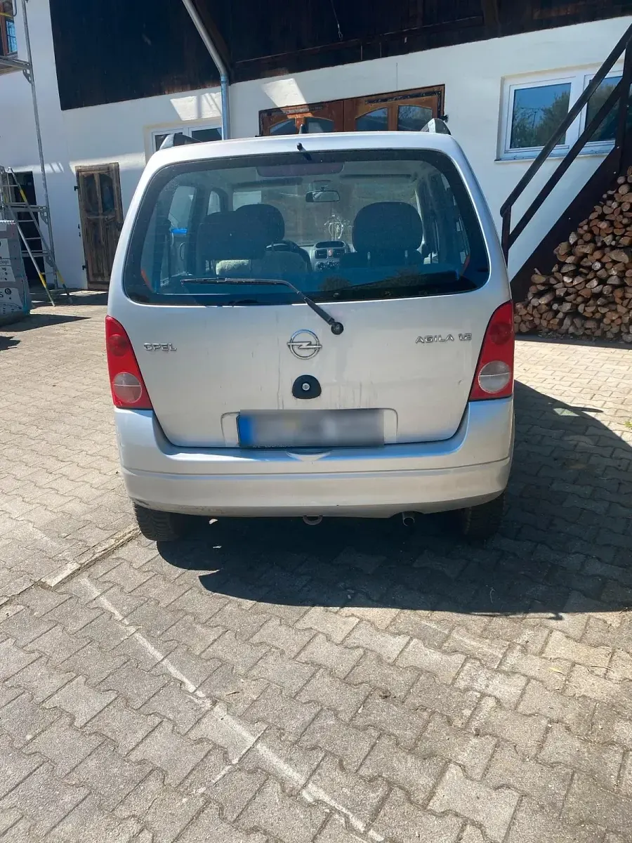 Usata Opel Agila 75 CV (55 kW) 2003 Argento Monovolume