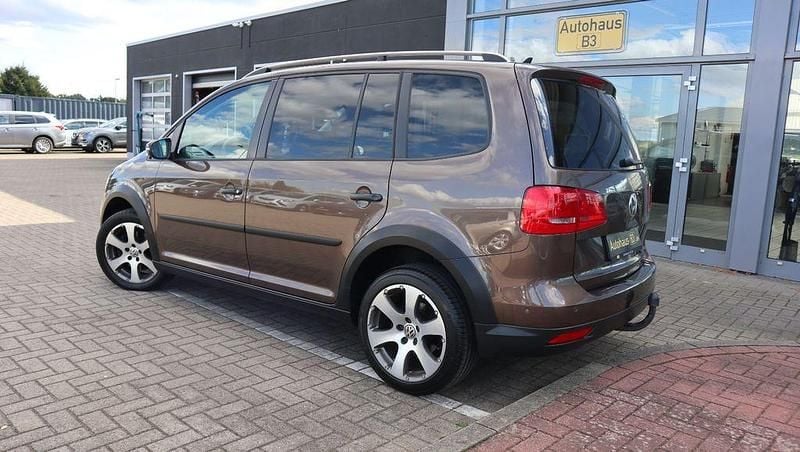 Gebraucht VW Touran Cross 140 PS (102 kW) 2011 Braun Van / Kleinbus