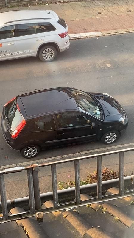 Gebraucht Ford Fiesta 80 PS (58 kW) 2005 Schwarz Kleinwagen