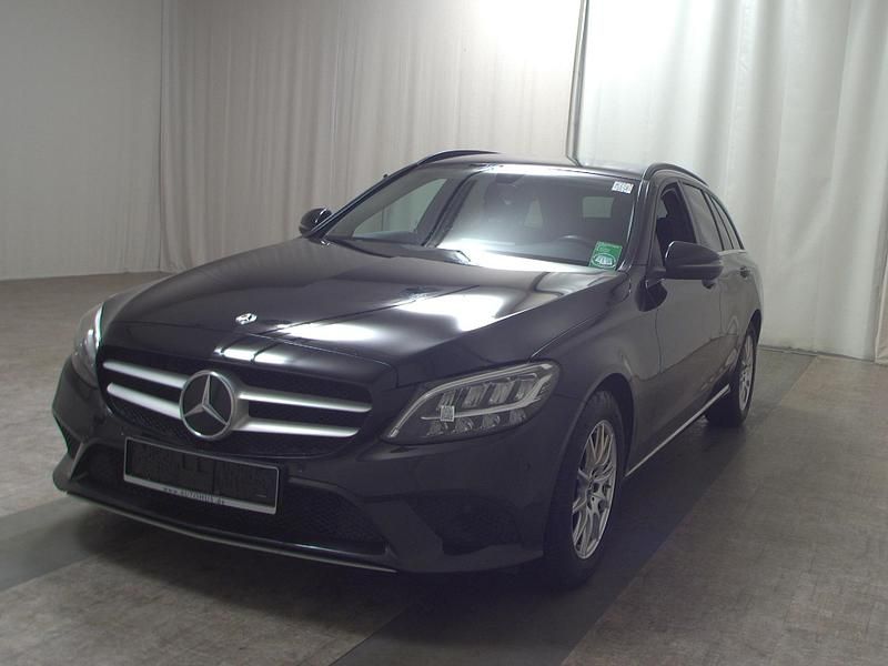 Gebraucht Mercedes C180 122 PS (89 kW) 2020 Schwarz Kombi
